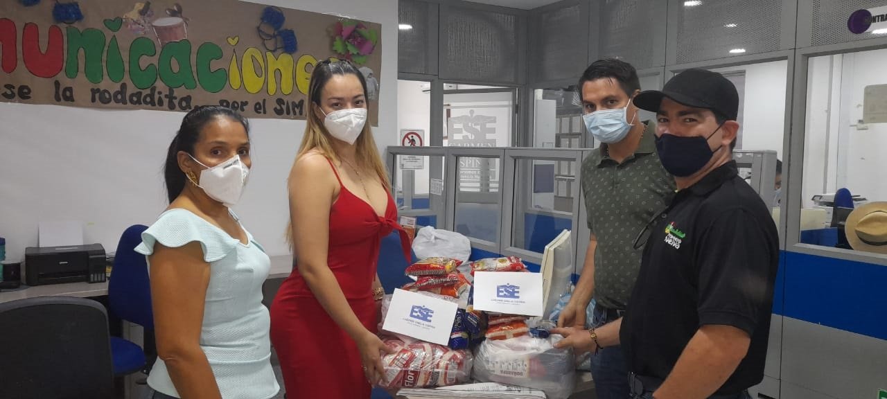 Ese Carmen Emilia Ospina Donó Alimentos A Casa De Apoyo Al Habitante De Calle