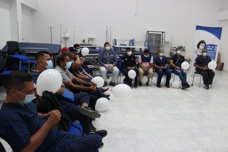 Homenaje a los conductores de ambulancias