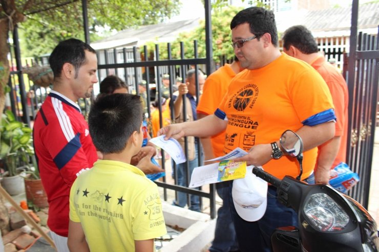 ESE Carmen Emilia Ospina recorrió la Comuna 6 para capacitar y prevenir el Chikunguña