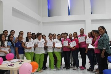 ESE Carmen Emilia Ospina certificó a madres comunitarias modalidad FAMI y a madres lactantes de la Comuna 6