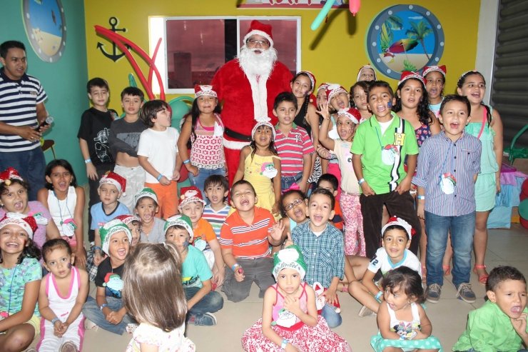 Niños y niñas de los funcionarios de la ESE celebraron la Navidad