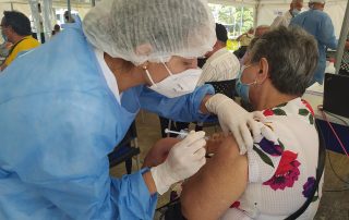 En Cuatro Puntos de la ESE Carmen Emilia Ospina se Vacunará Contra el Covid-19 a Adultos Mayores de 65 Años