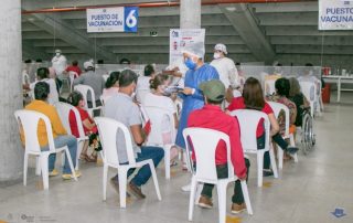 Si Tiene 50 Años y Está Priorizado, Ya Puede Vacunarse