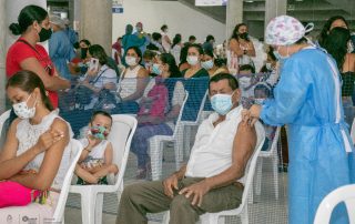 Mayores de 60 años en Neiva Ya Pueden Adquirir el Refuerzo Contra el Covid-19 sin Agendamiento