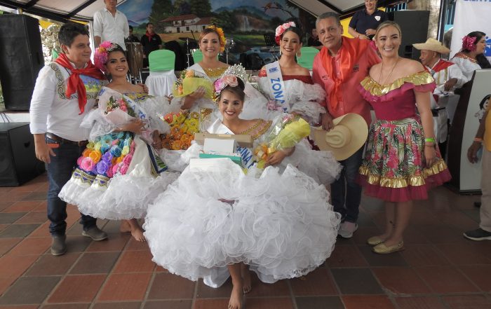 &iexcl;Orgullosos de Nuestra Tradici&oacute;n!, As&iacute; Vivimos Nuestro Sampedrito Institucional