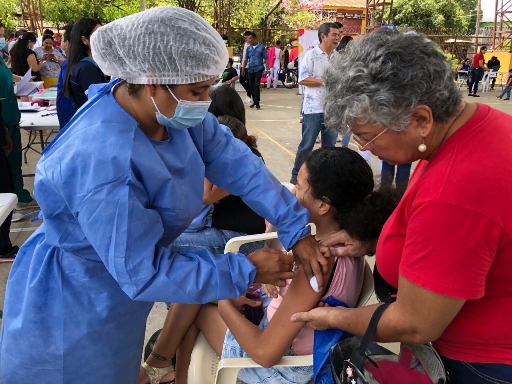 Vacunación en brigada de salud