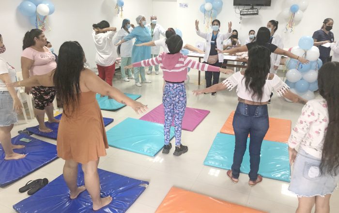 A trav&eacute;s de la estrategia IAMII, se capacita y forma a la poblaci&oacute;n materna y gestante sobre la importancia del cuidado del reci&eacute;n nacido y la leche materna.