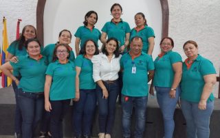 Funcionarios y contratistas que se graduaron en gestión documental.