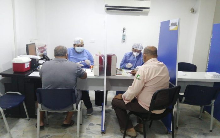 A trav&eacute;s de ruta, se realizan pruebas de tamizajes y de electrocardiogramas.