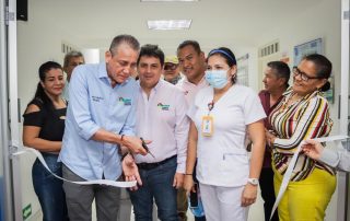 ALCALDE Y GERENTE EN INAUGURACIÓN DEL CENTRO DE SALUD DE FORTALECILLAS