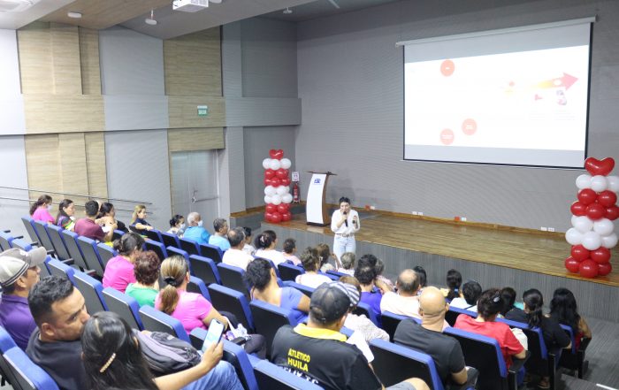 "Cuidando Nuestro Coraz&oacute;n", un evento que reuni&oacute; a expertos en salud para compartir valiosa informaci&oacute;n sobre la prevenci&oacute;n de enfermedades cardiovasculares.