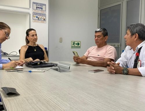 Diálogo con representantes de la comunidad